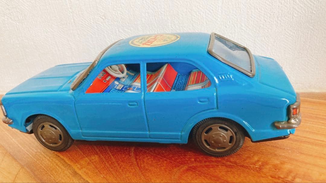 レトロ　ブリキ　トヨタカローラ1400