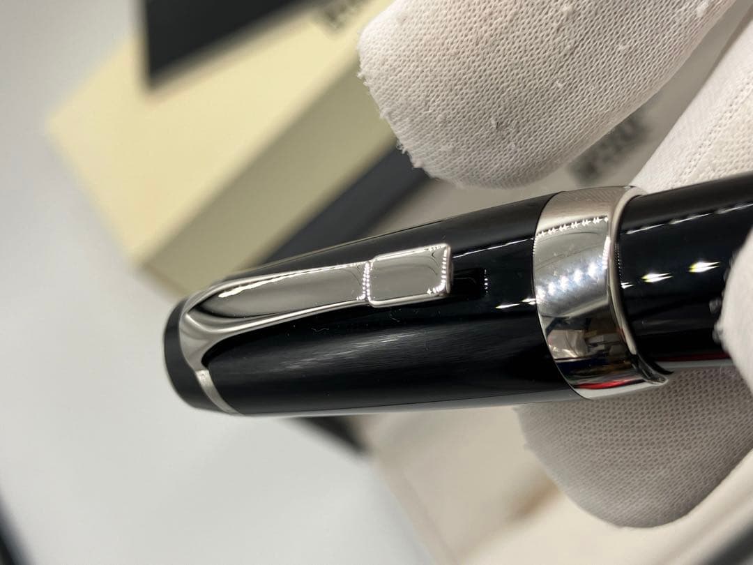 【未使用品】モンブラン ボエム 万年筆 ペン先14K ブラック シルバー