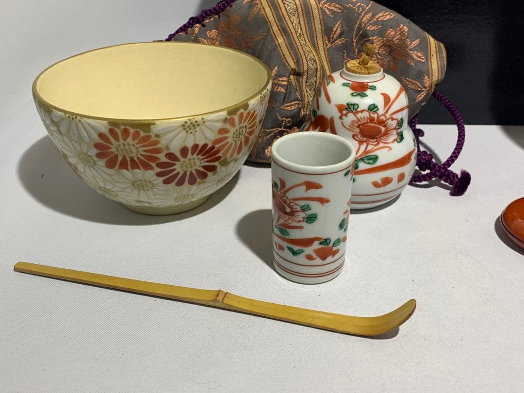 茶箱揃え　瀬戸焼　美濃焼　振出し　棗　香合　茶杓　巾筒　仕覆