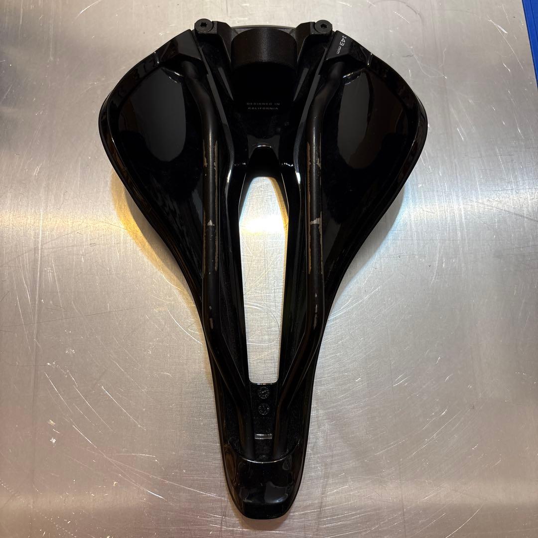 Specialized サドル240×143 レール7×7 テールライト付属