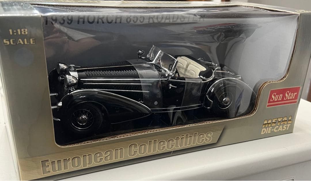 ミニカー Sun Star 1939 HORCH 855 ROADSTER 1:18