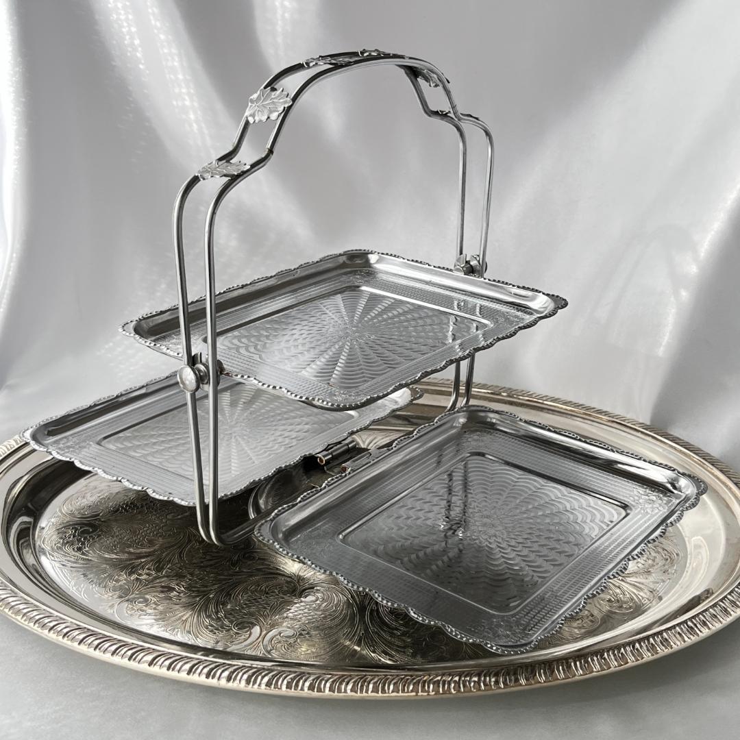 【英国】 ケーキスタンド バタフライ式 優雅なチェイシング【クロム】