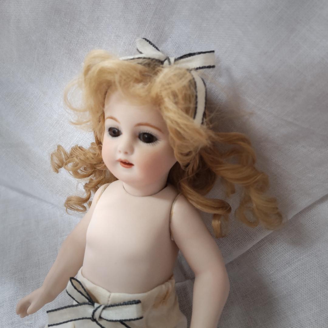 ミニョネット　アンティークドールリプロ　人形　シモン&ハルビック　リボン