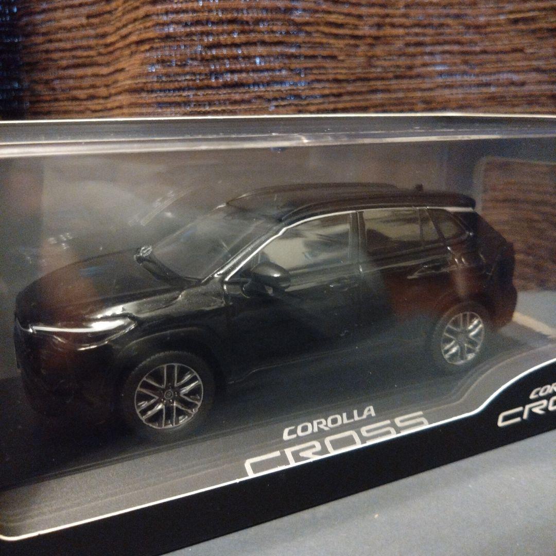 新型カローラクロス(2025年5月発表　後期型)ブラックマイカ　1/30ミニカー