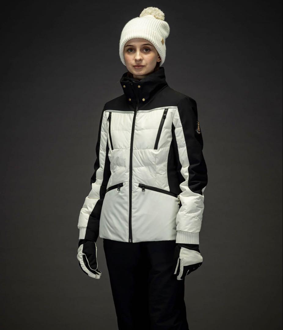 定価11万4000円 新品タグ付きPhenix スキーウェア上下セット Sサイズ