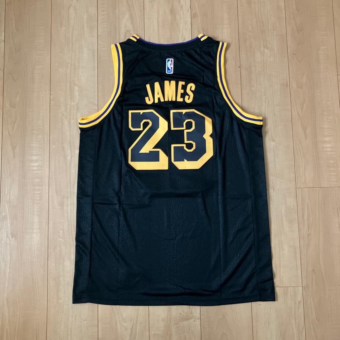 NIKE Los Angeles Lakers ユニフォーム James 23