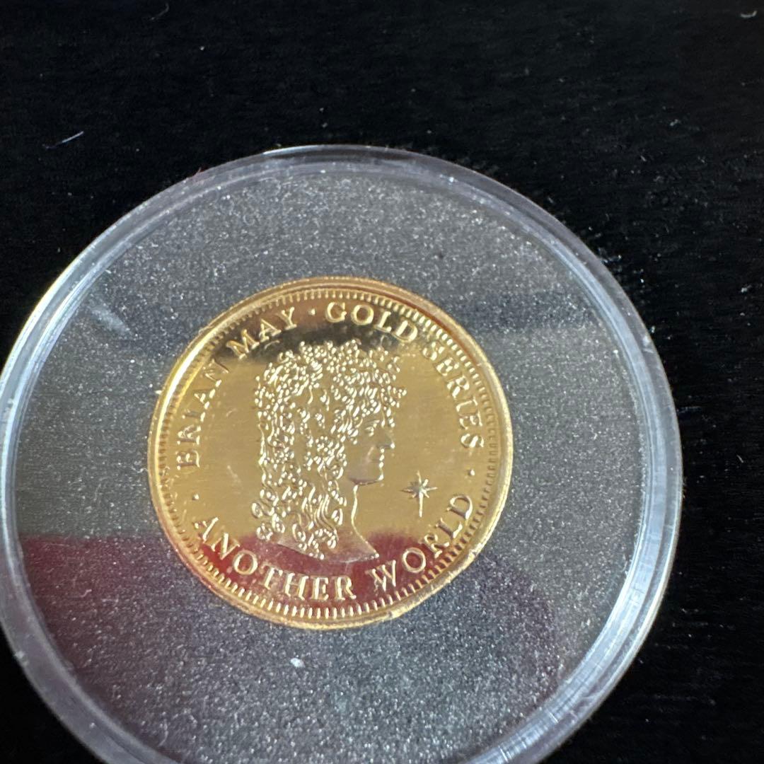 2022Brian May Another WorldSixpencギターピック