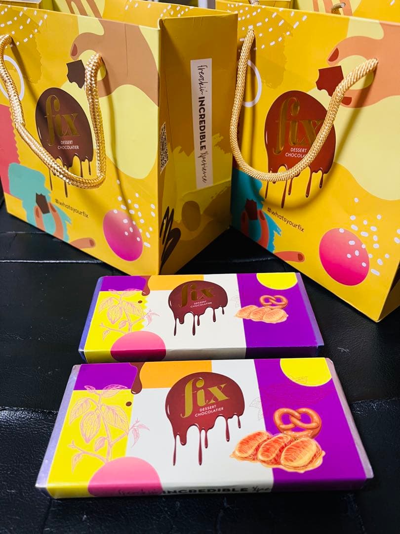 【正規店購入】Fix ドバイチョコレート お得2枚セット　紙袋付き
