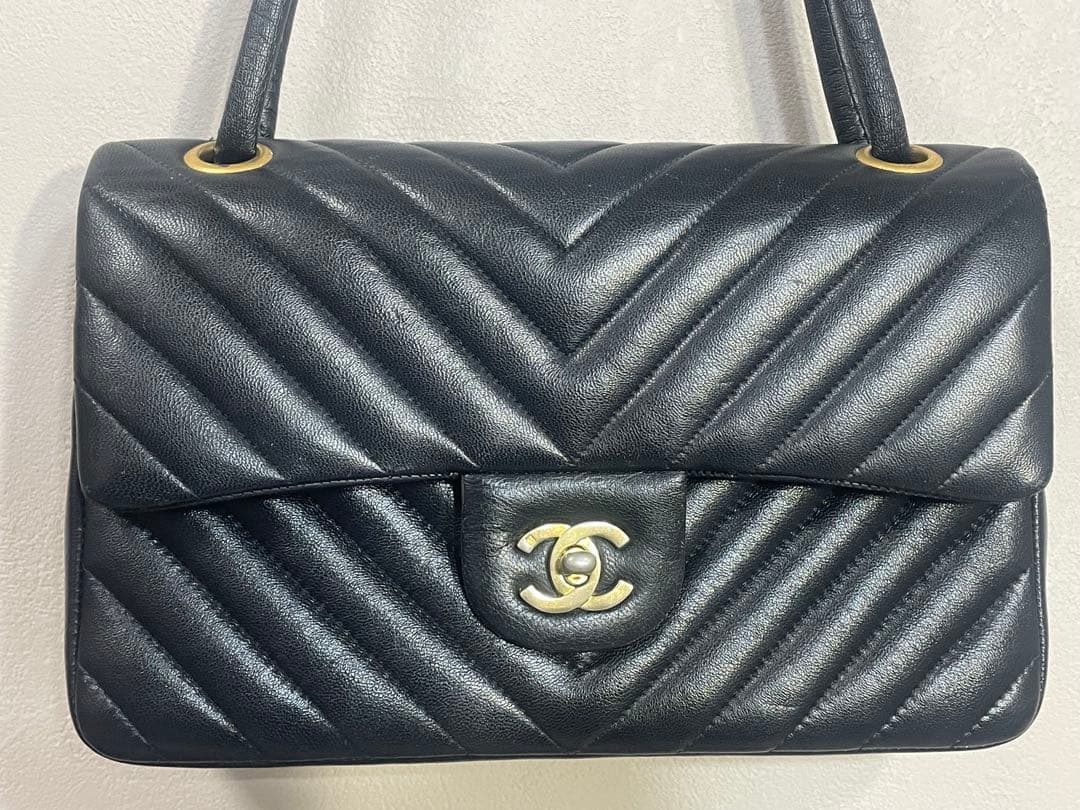 CHANELノベルティ シェブロン Vステッチ Wフラップ ショルダー