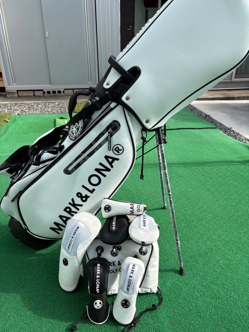 美品　MARK&LONA ゴルフバッグ ホワイト　キャリーバッグ　ヘッドカバー