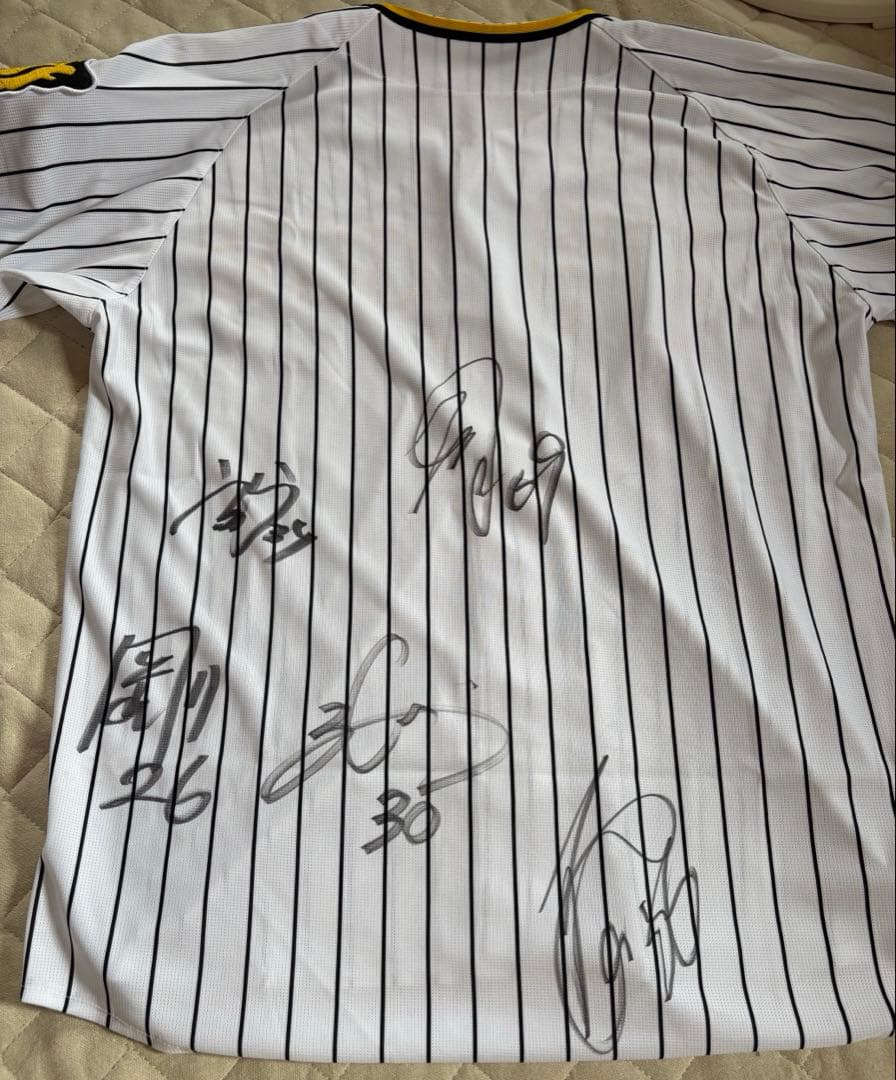 阪神タイガース　サイン入りユニフォームレプリカユニフォーム　Lサイズ