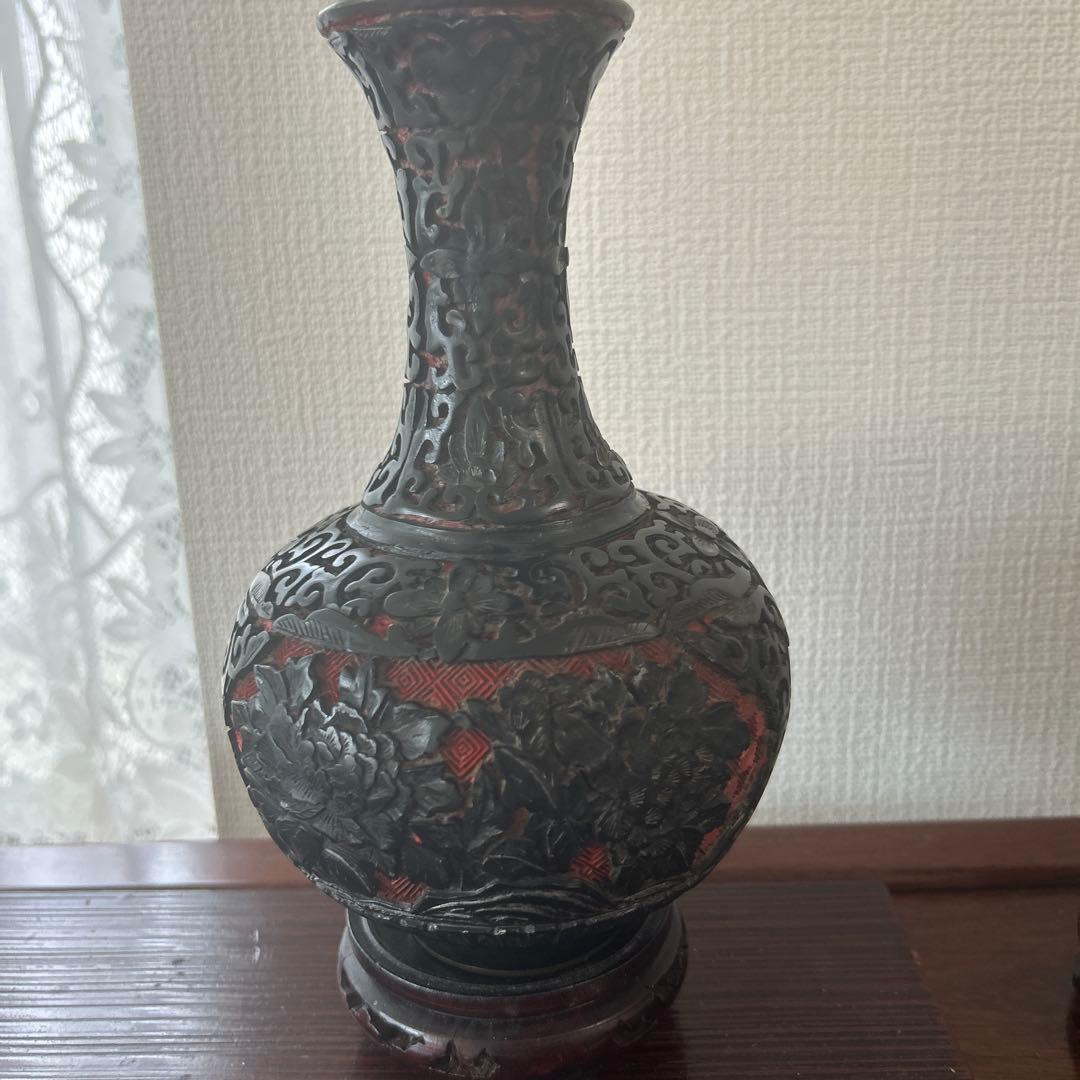 中国古美術 古玩 花瓶 黒堆朱 木製円台付 堆朱