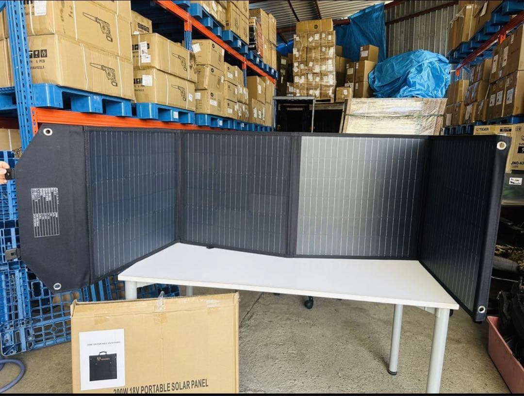 ソーラーパネル 200W 折り畳み式 18Vソーラーチャージャー 高交換率単結晶