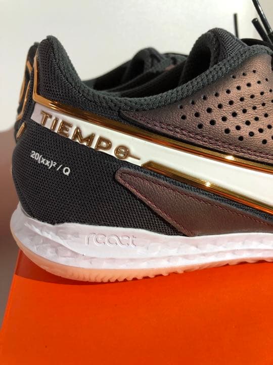 nike ナイキ　フットサル　リアクトレジェンド9 プロ IC