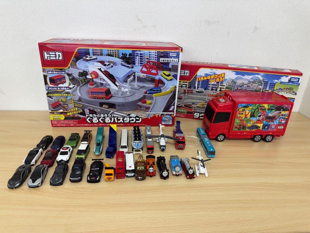ぐるぐるバスタウン タウンどうろセット トミカ付き
