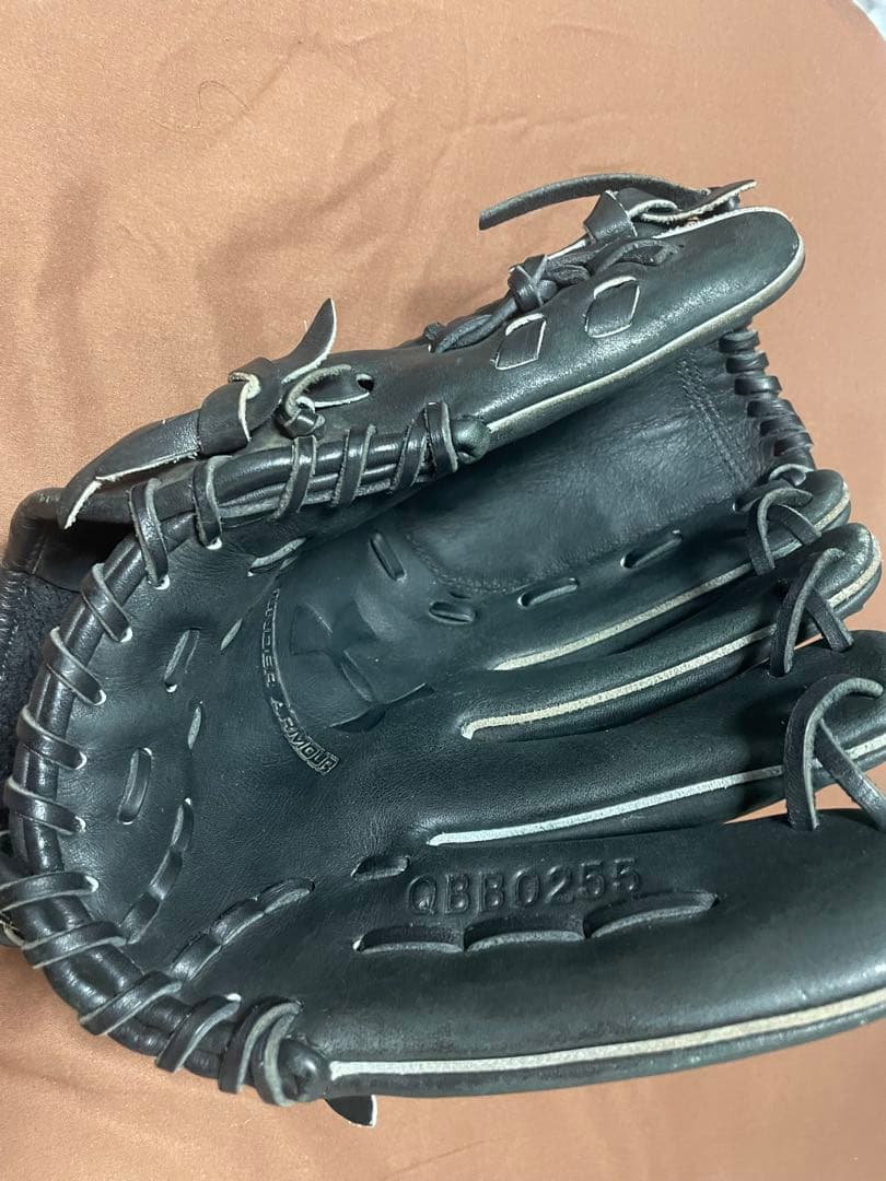 Under Armour ブラック 軟式グローブ