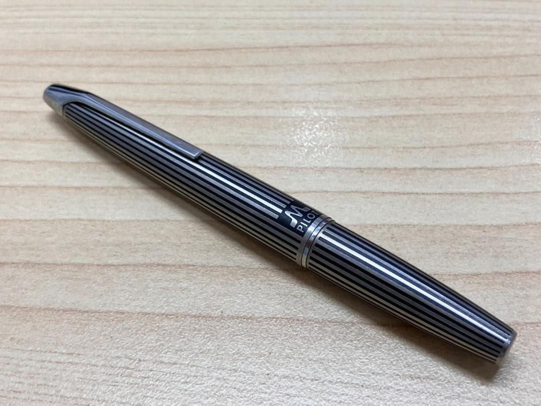 M超美品！！レア品！【PILOT】 万年筆　ミューμストライプ格子柄