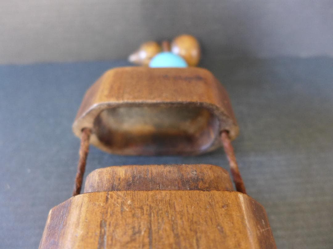 明治大正期頃　 一刀彫 　刻み煙草入　瓢箪根付・水色ガラス緒締め 　提げ物喫煙具