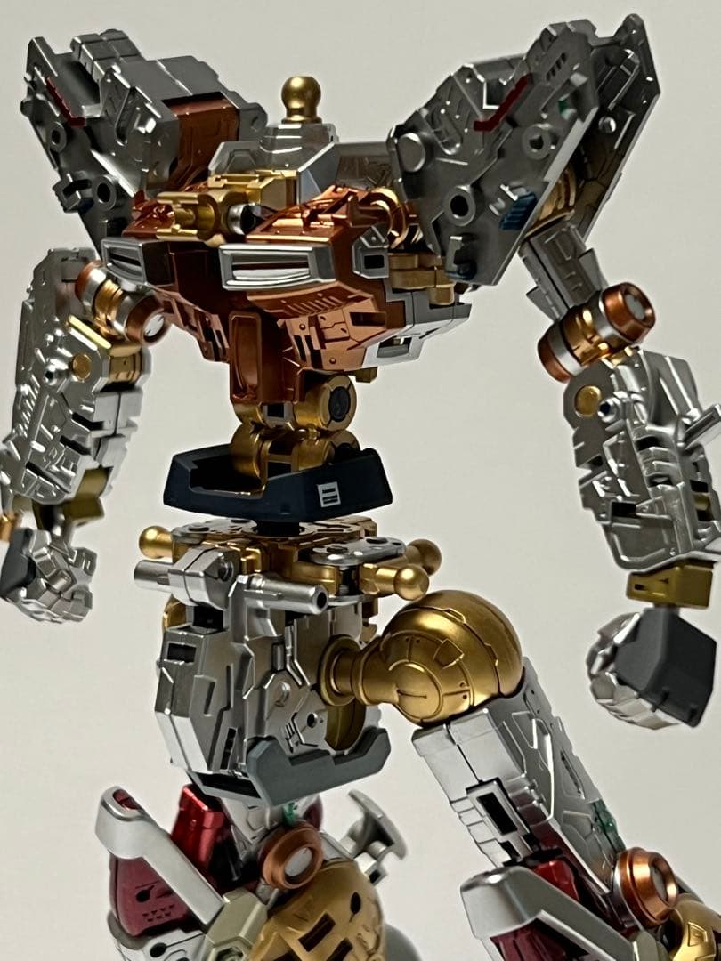 ガンプラ RG 1/144 Hi-νガンダム 塗装完成品