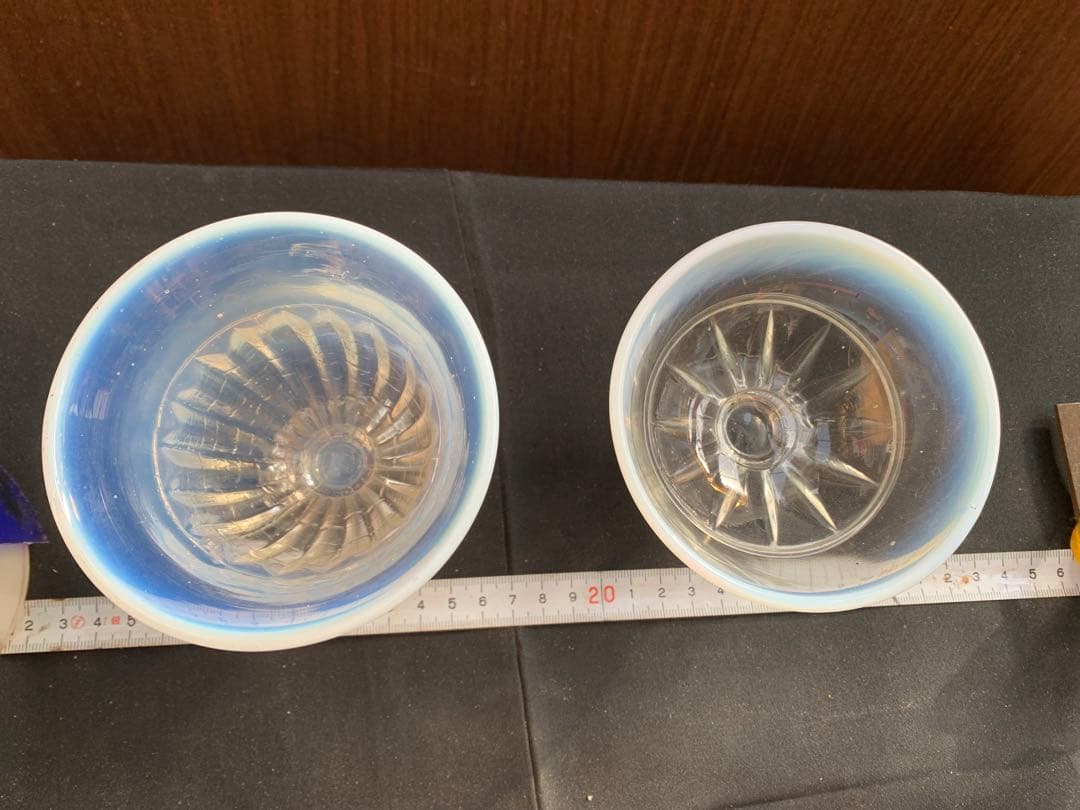 昭和レトロ　氷コップ２個縁乳白色型ガラス　かき氷当時物アンティーク古道具
