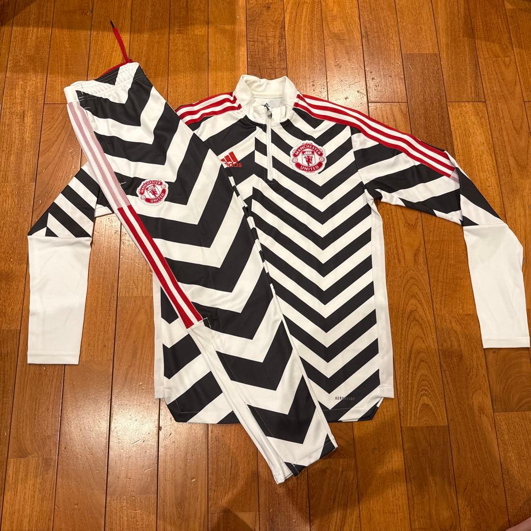 マンチェスターユナイテッド　トレーニングトップ　ジャージ