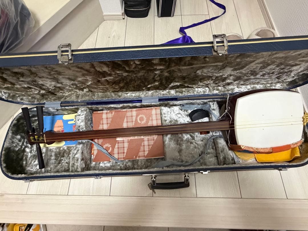 三味線本体 ケース・教本付き