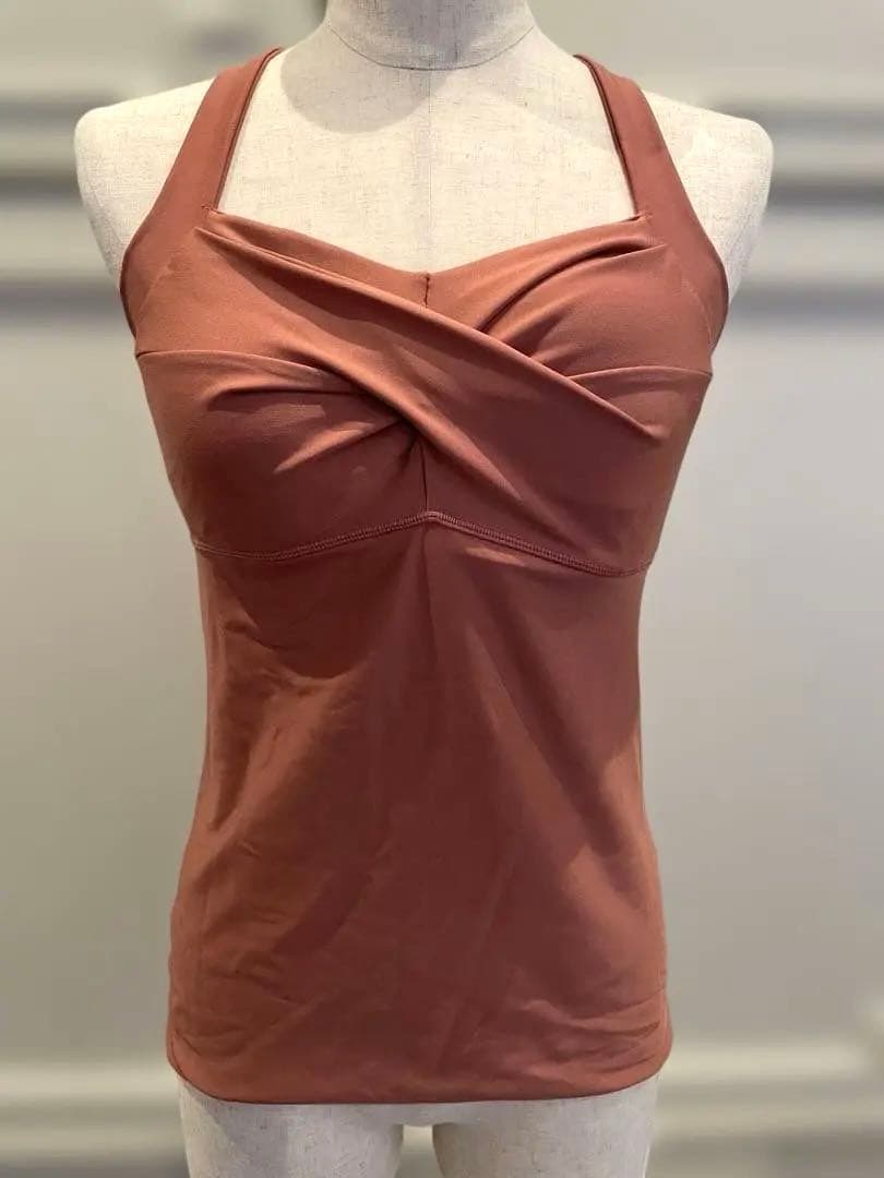 ☆新品未使用品 商品タグ付 ヨガブランド　easyoga ブラトップス