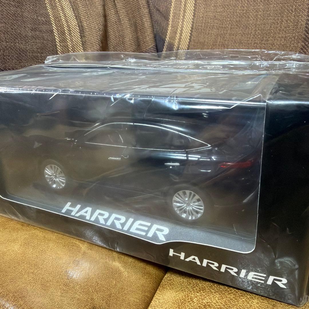 非売品　トヨタ ハリアー80 ミニカー　未開封　1/30スケール　ブラック