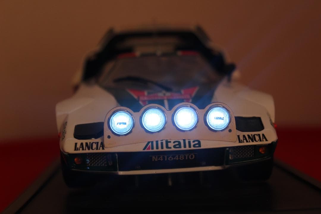 ミニカー 1/18 WRC ランチア・ストラトス(ライト点灯モデル)