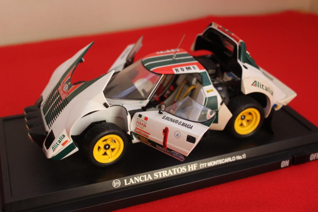 ミニカー 1/18 WRC ランチア・ストラトス(ライト点灯モデル)