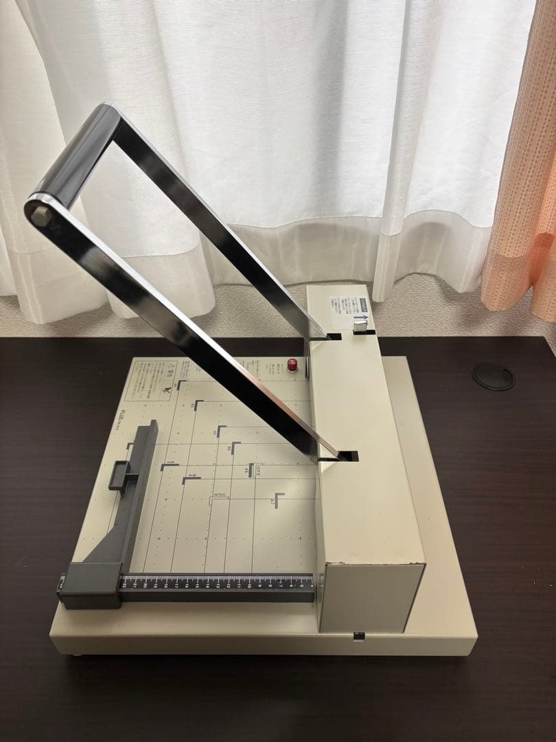 【3/22日まで】PLUS K-513 裁断機 ハンドロック機能付き