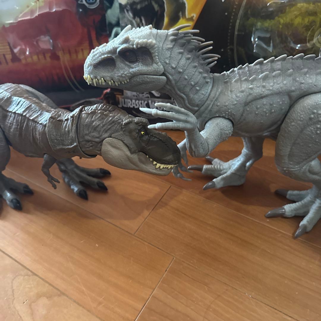 ジュラシック・ワールド ティレックス　インドミナスレックス