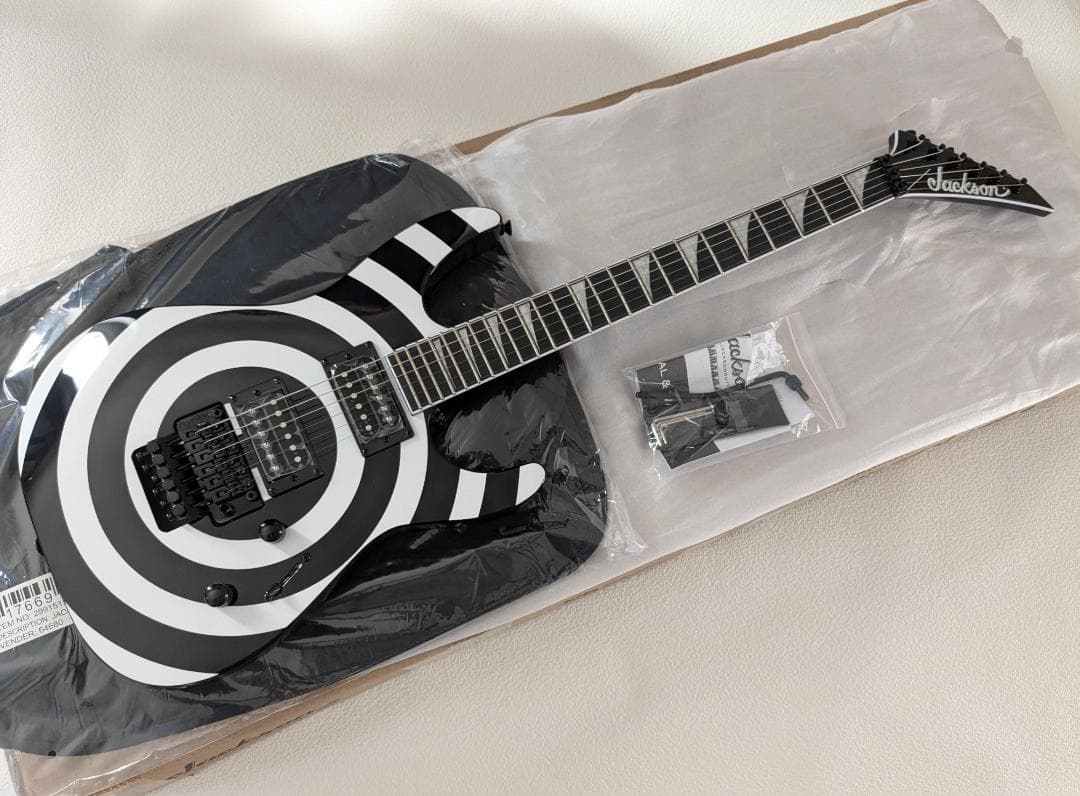 新品 Jackson Soloist Graphic Srs Bullseye