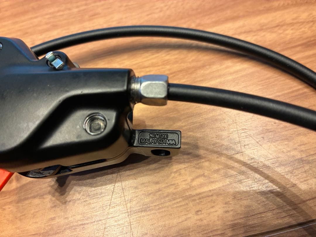 【未使用】【長さ調整可】　シマノ　油圧ディスクブレーキ　MT200