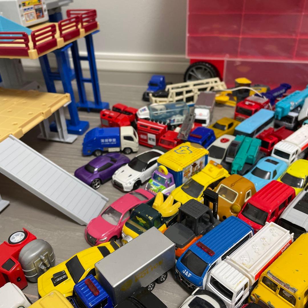 トミカ ミニカー まとめ売り 約200台以上　高速道路　消防署　キャラクター