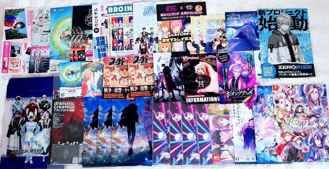 大特価 大人気 アニメ グッズ アクリルスタンド 缶バッジ紙類雑貨大量まとめ売り