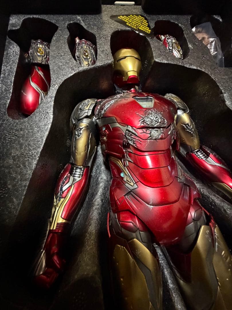 ホットトイズ アベンジャーズ アイアンマン マーク８５ バトルダメージ版