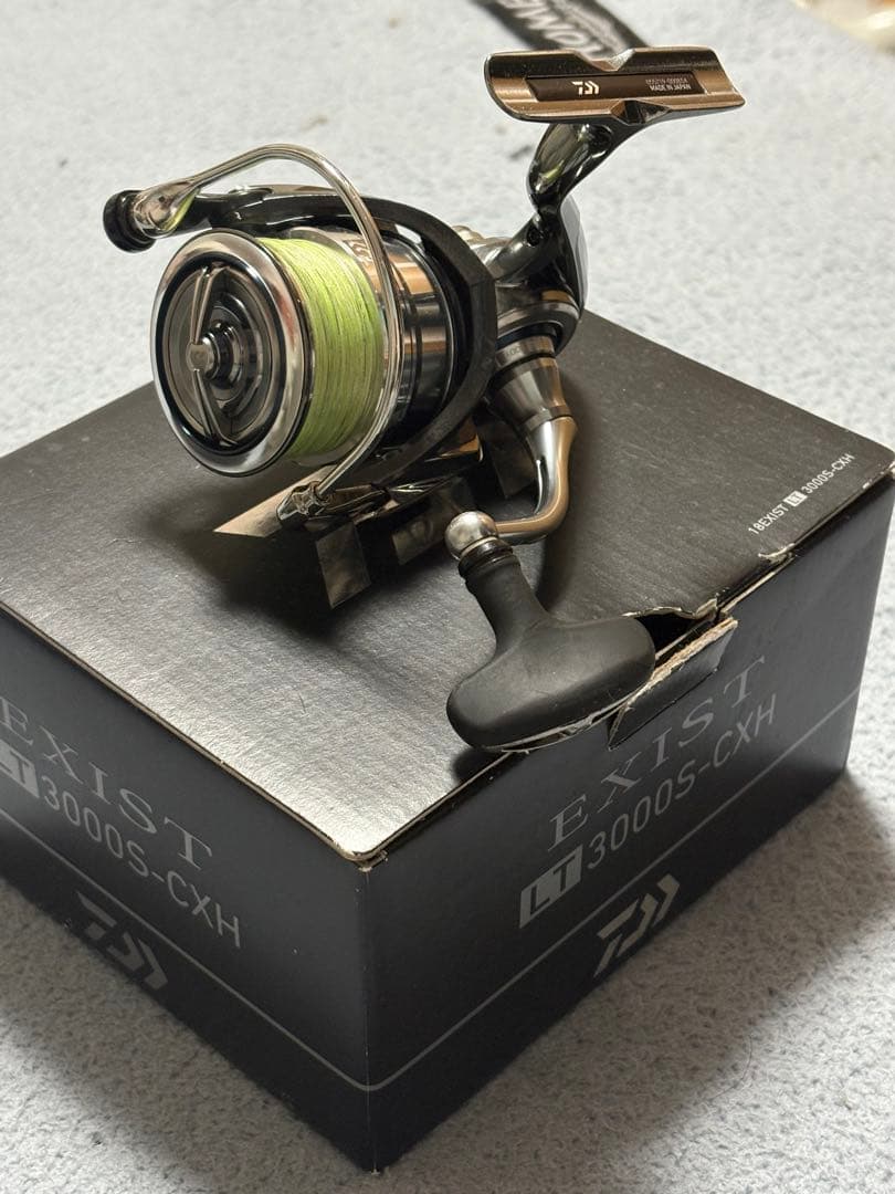 ダイワ18イグジストEXIST LT3000S-CXH 美品 スピニングリール