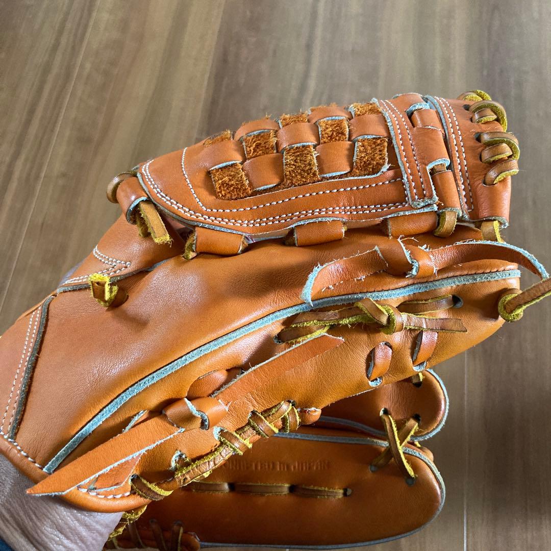 cawsグラブ　アトムズ