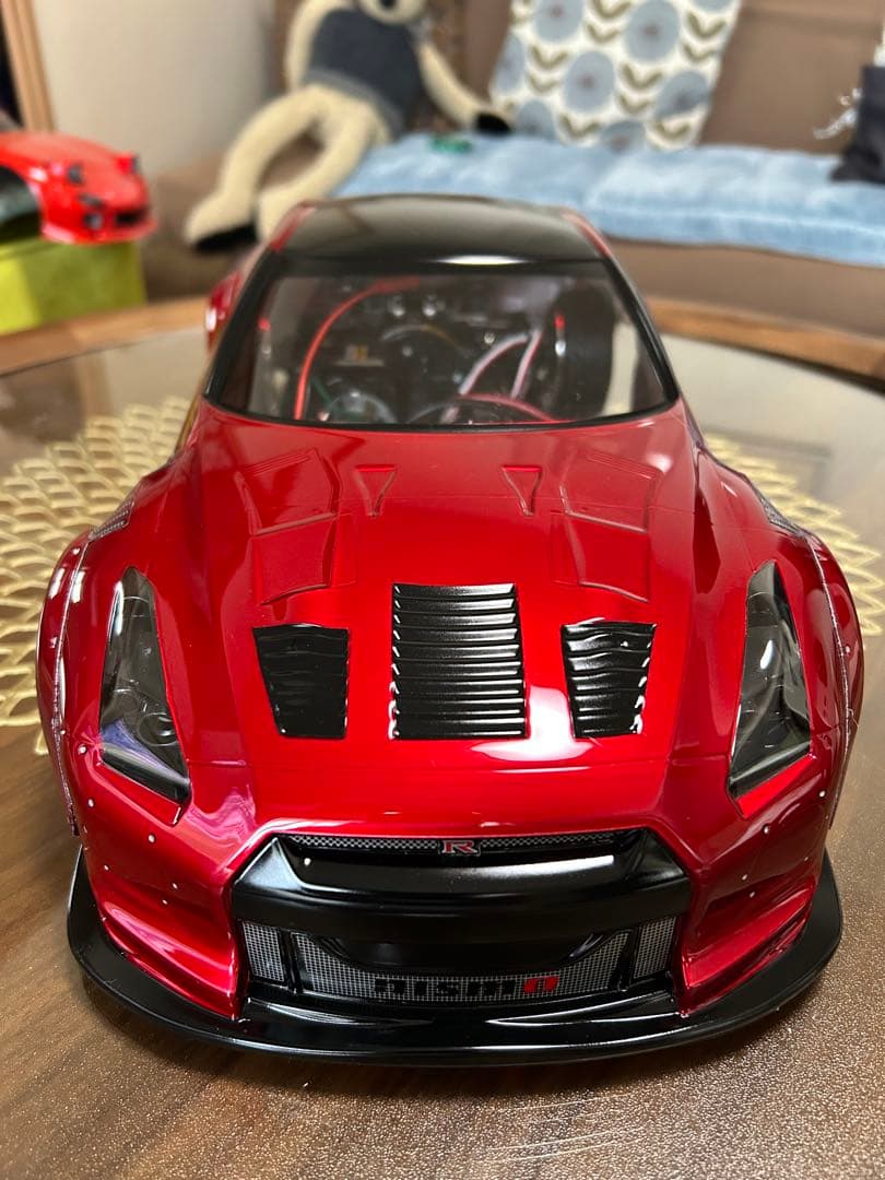 スカイラインGT-Rラジコンボディ1/10 タミヤ　塗装済み、未使用品。