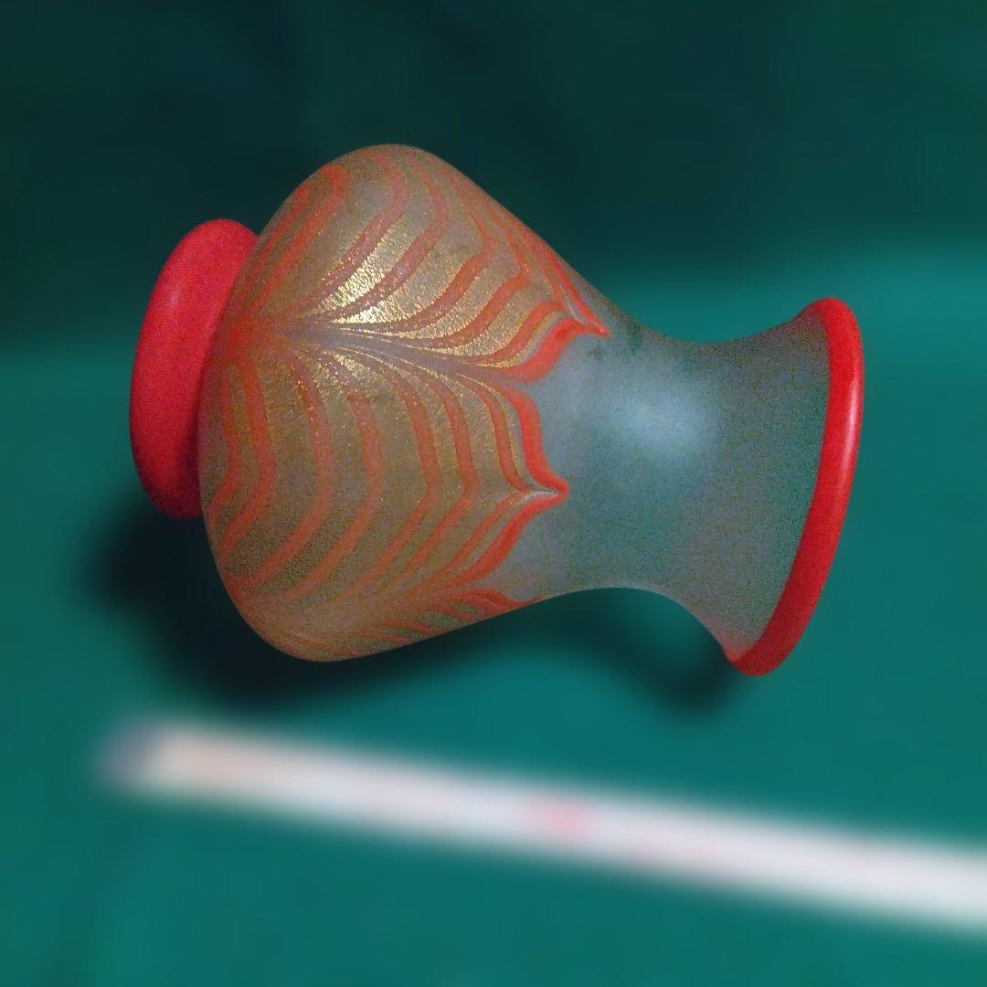 赤とオレンジの葉模様ガラス花瓶 岩田久利