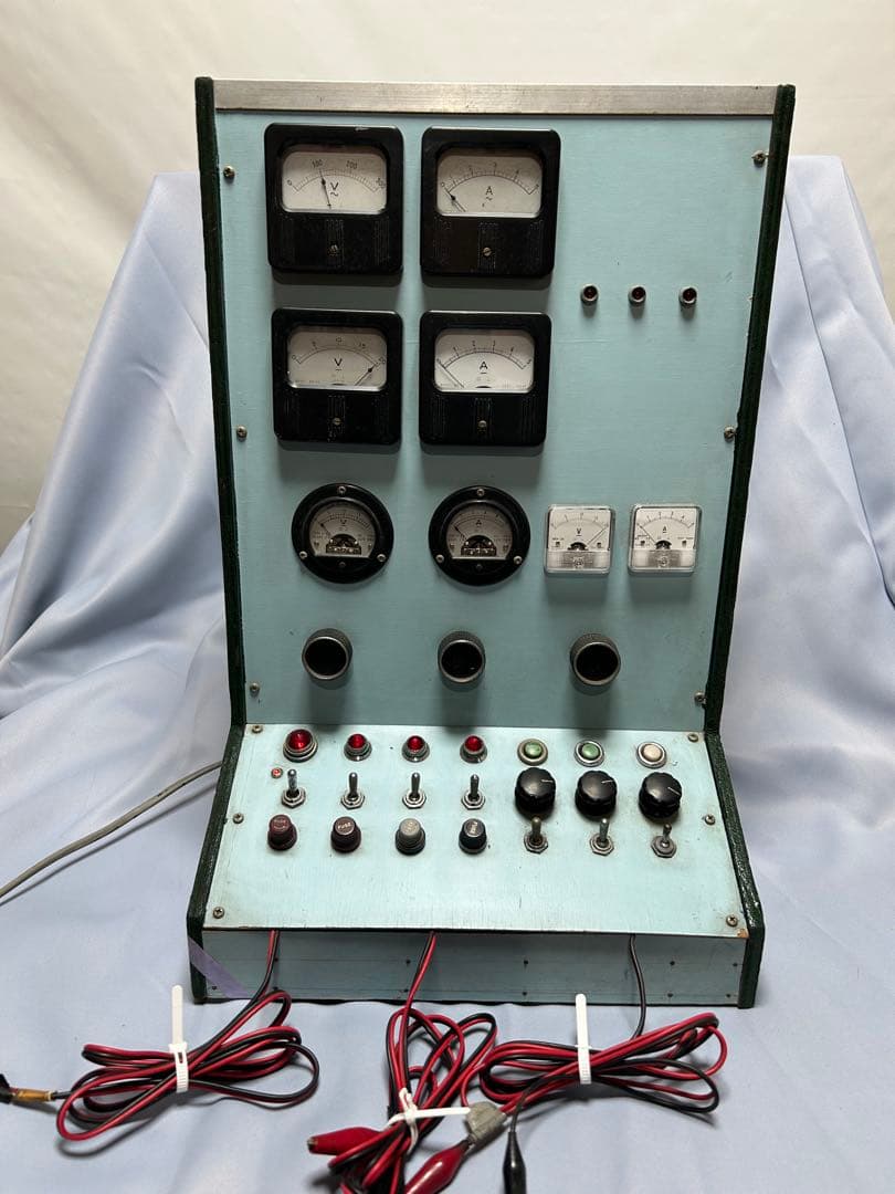 定電圧電源装置　3回路　【ジャンク】　レトロ