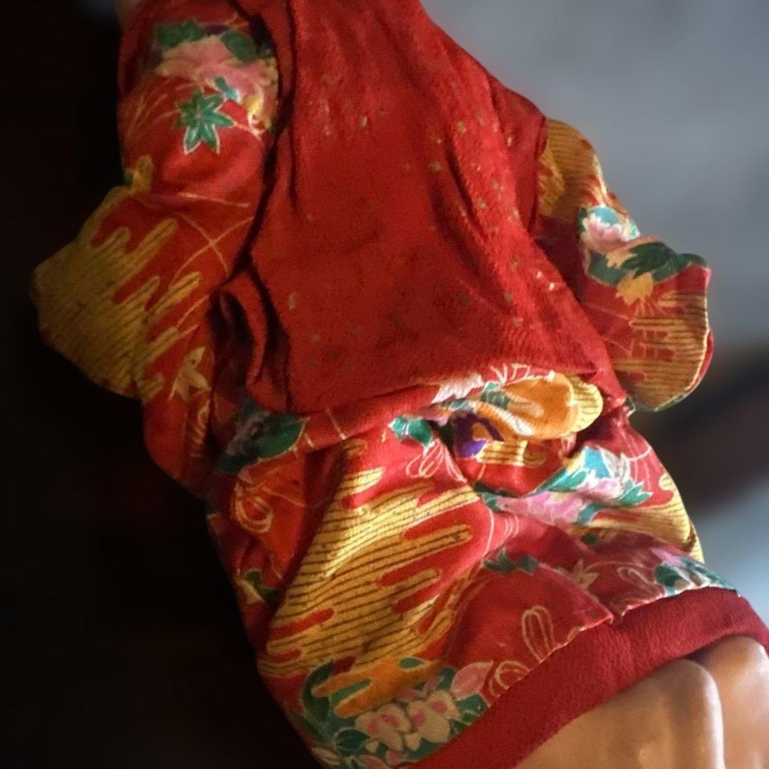 瞬間的お値下げ‼️ヴィンテージ　市松人形 赤と緑の花柄着物　幼子　かわいいあんよ