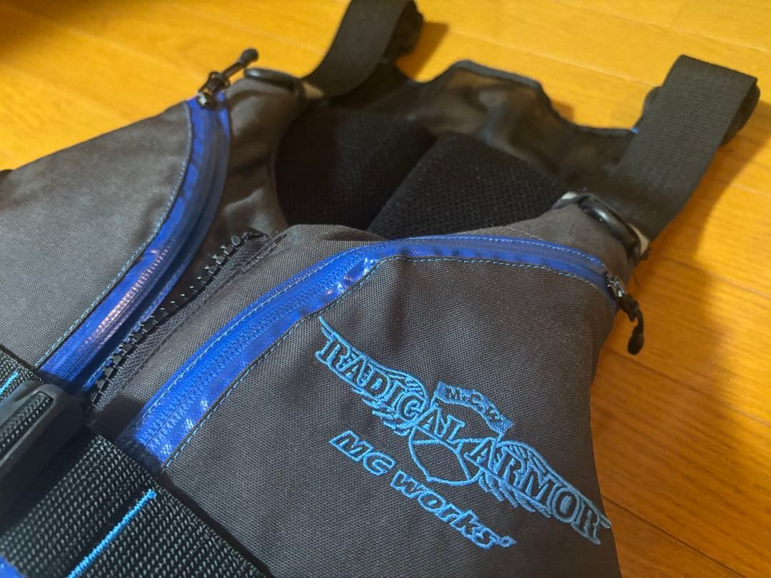 MC works ライフジャケット