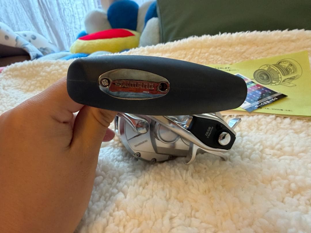 送料無料　新品　SHIMANOシマノ 17オシアジガー 2000NR-PG　右巻