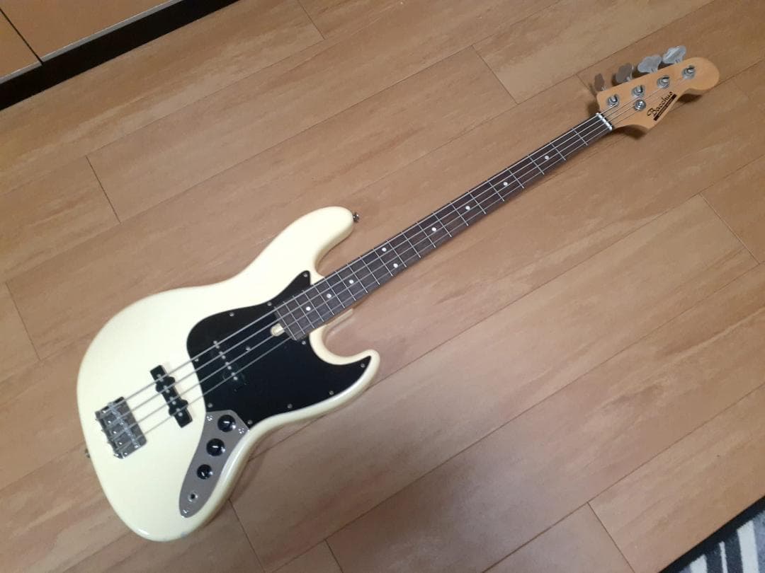 ベース GUITAR BASS BACCHUS JAZZ BASS