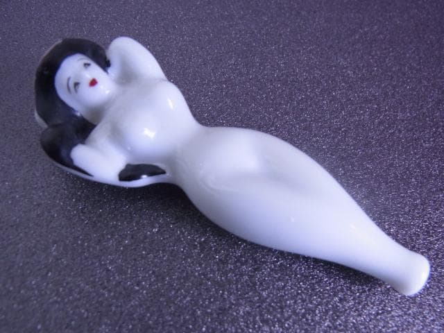 珍品！　裸婦　煙管　キセル　白磁　磁器　パイプ　喫煙具　遊郭　美人　古美術　昭和