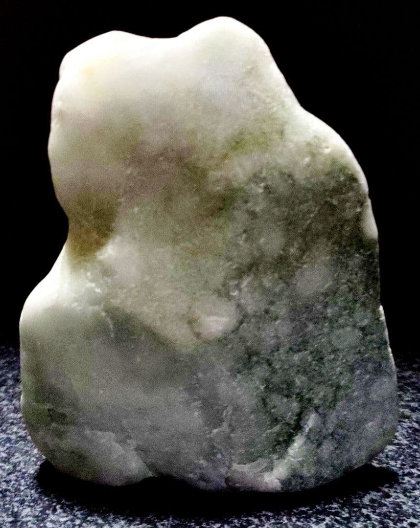 ★翡翠原石★糸魚川硬玉【小滝・川ズレ・ミロナイト翡翠】