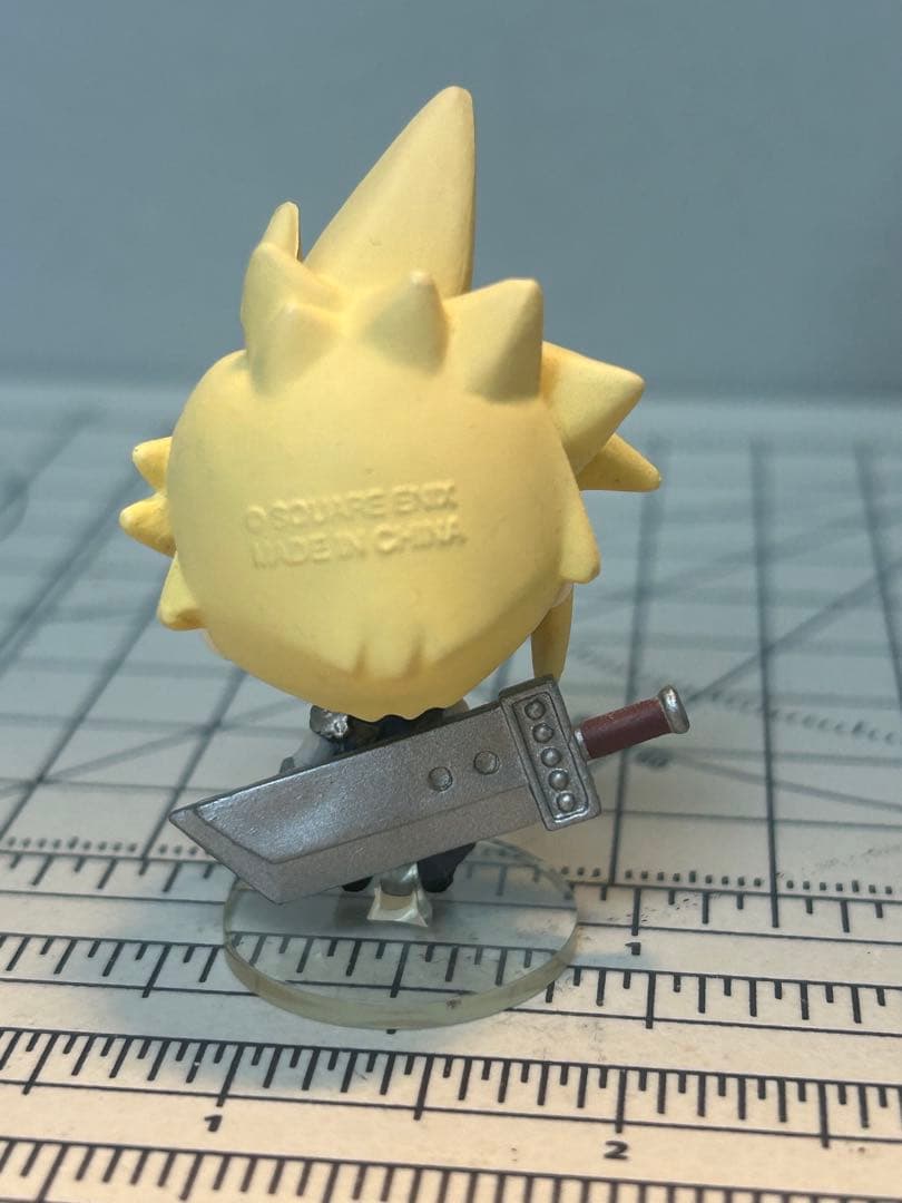 最終値下　　トレーディング アーツ ミニ FF7 クラウド フィギュア