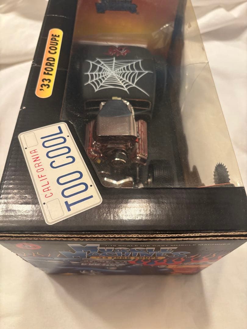 ミニカー MUSCLE MACHINES'33 FORD COUPE 1/18